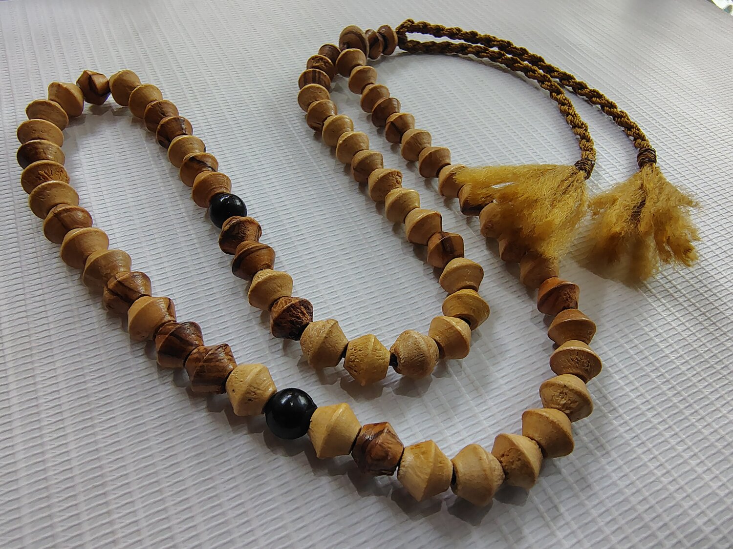 مسبحة من خشب الزيتون قطع يدوي 
