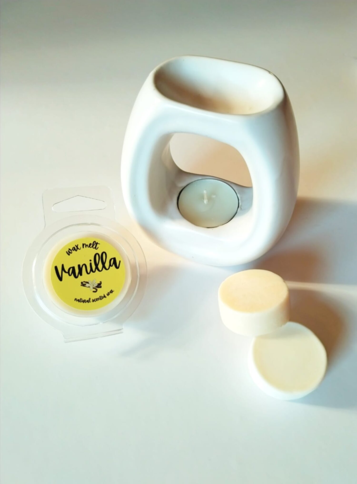 فواحة شمع طبيعية برائحة الفانيليا