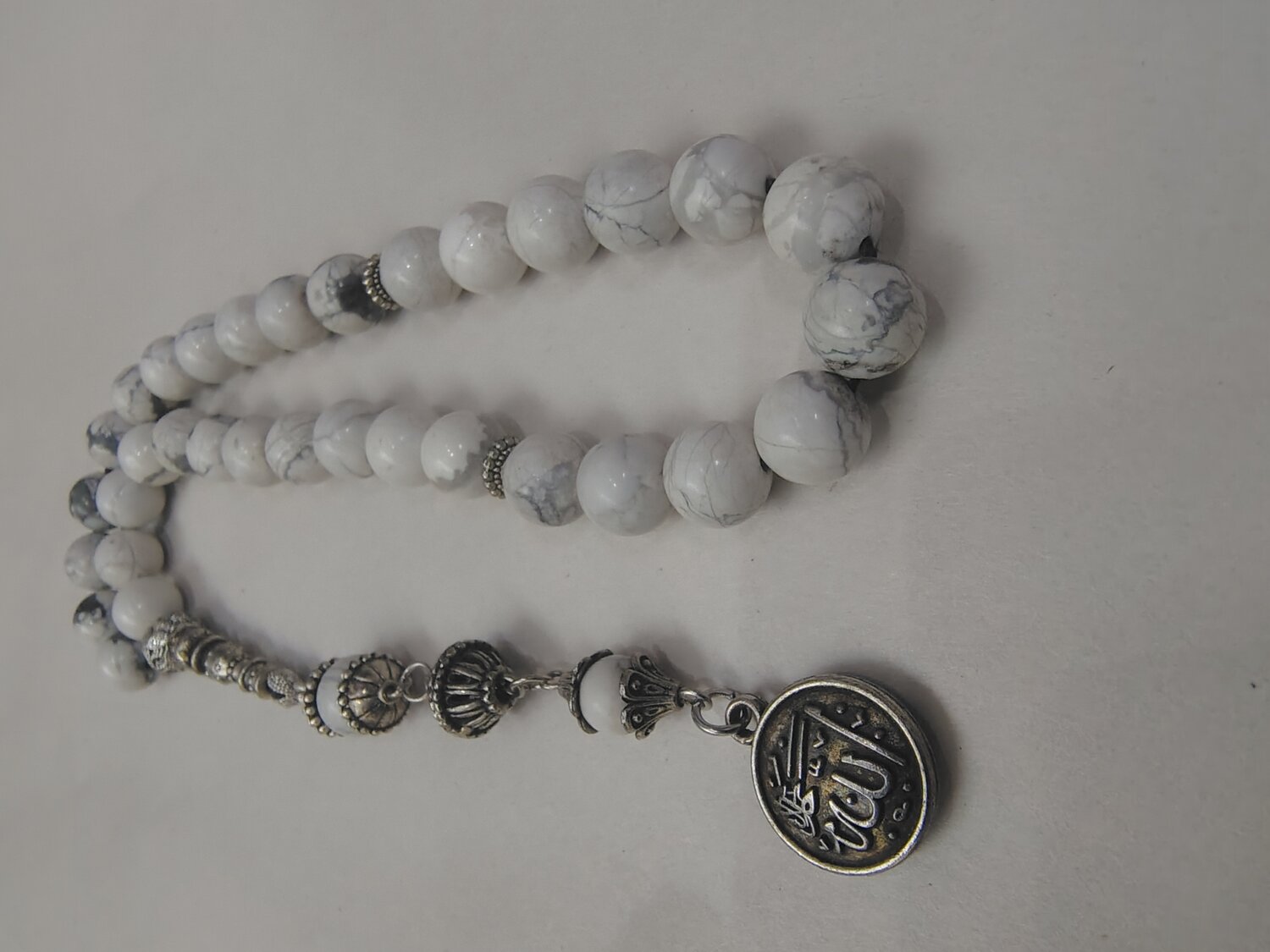 مسبحة من حجر المرمر الايطالي 