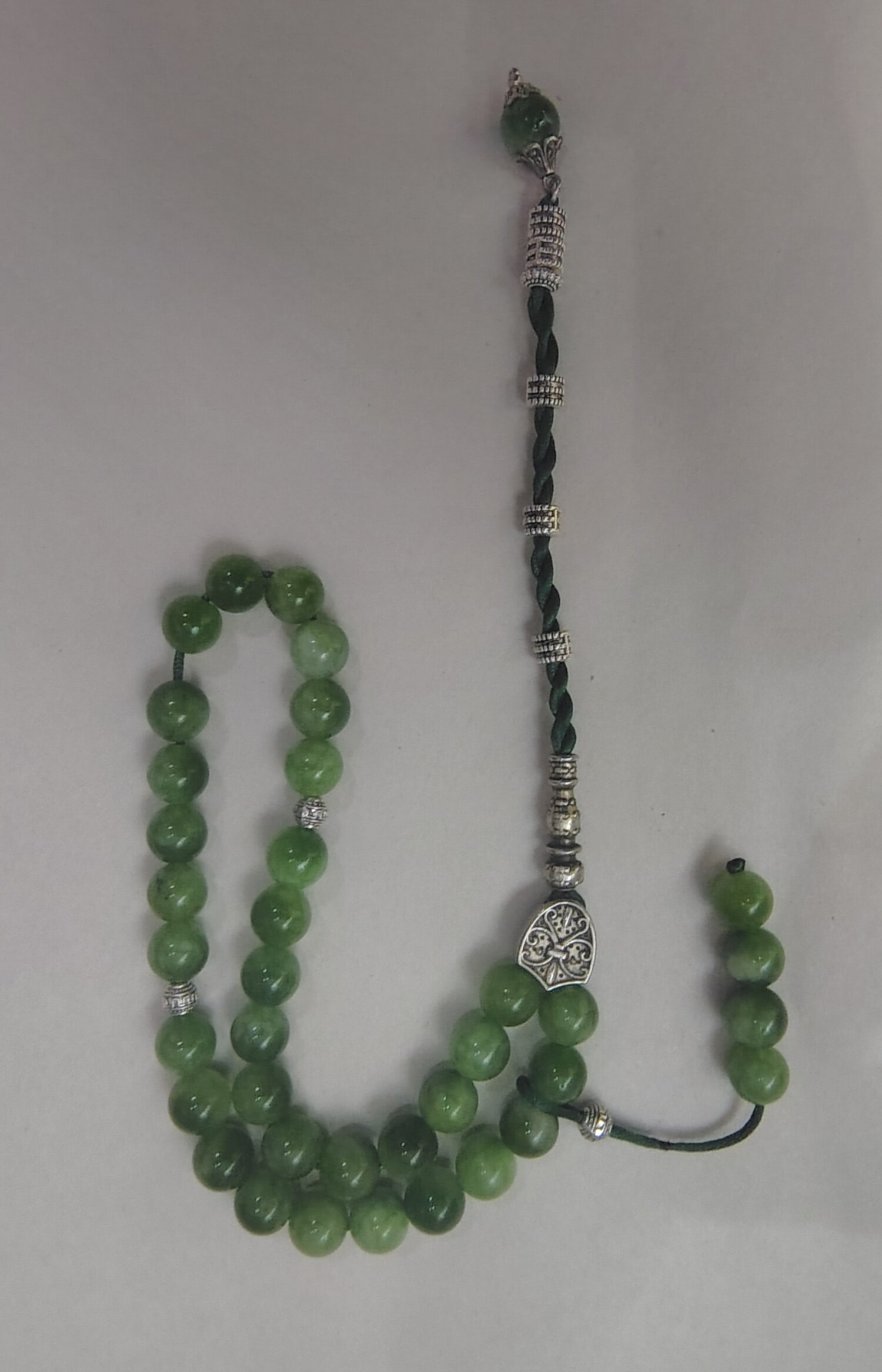 مسبحة مميزة من حجر البريل الاخضر 