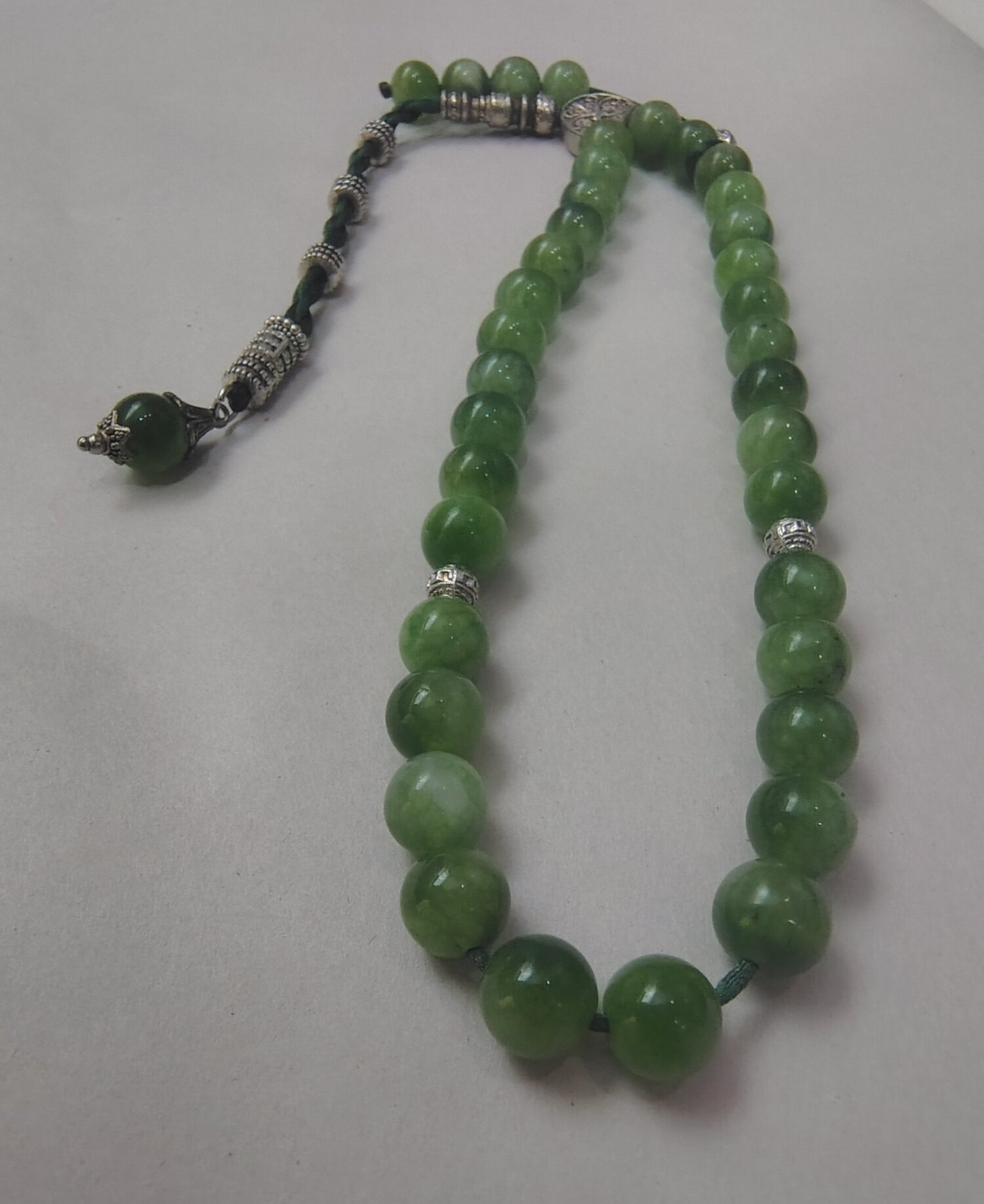 مسبحة مميزة من حجر البريل الاخضر 