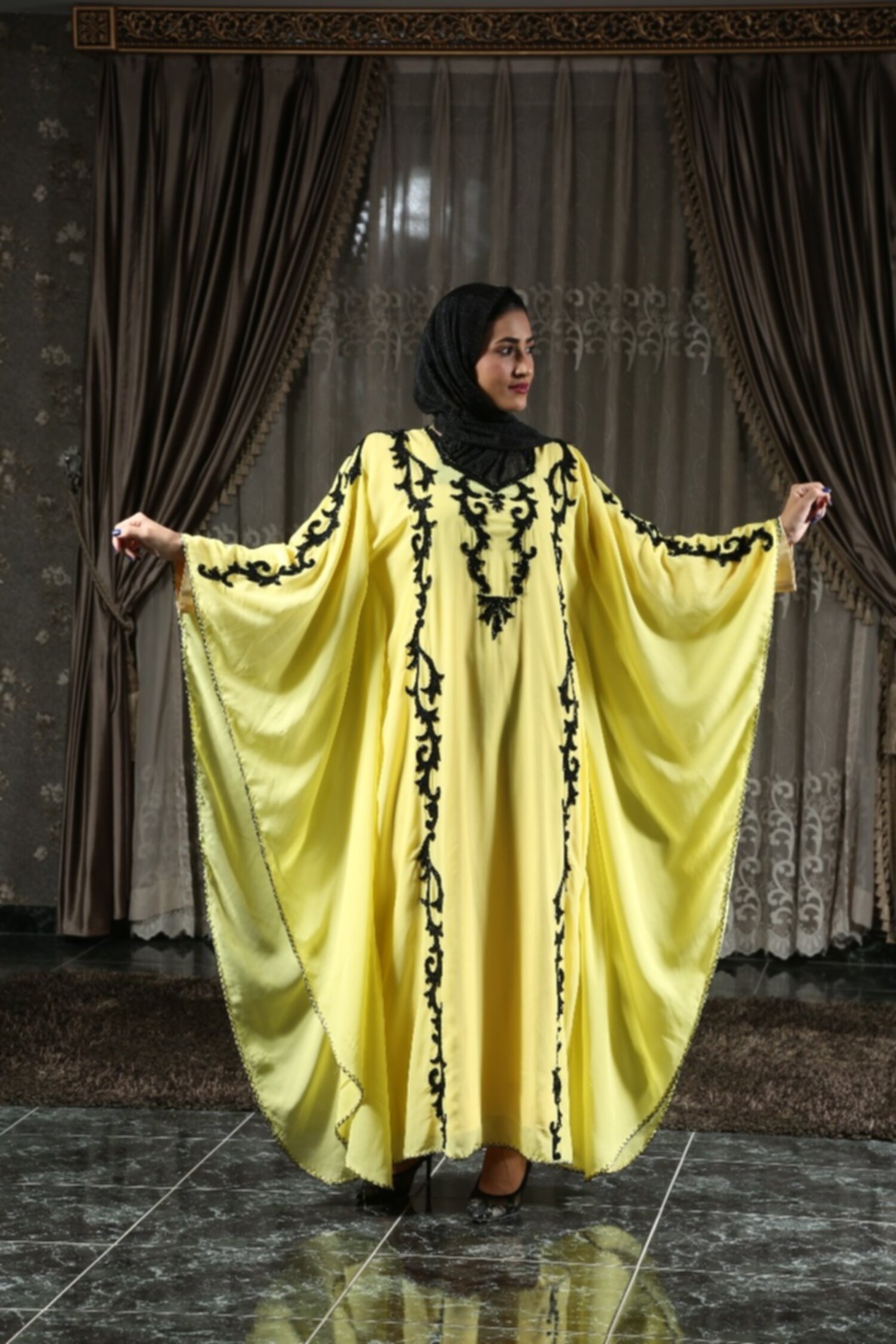 ثوب اصفر