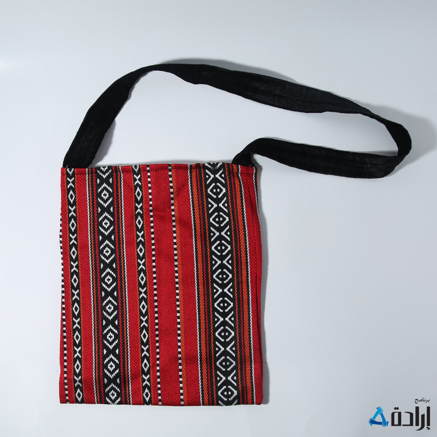 حقيبة كتف اسود مطرزة فلاحي